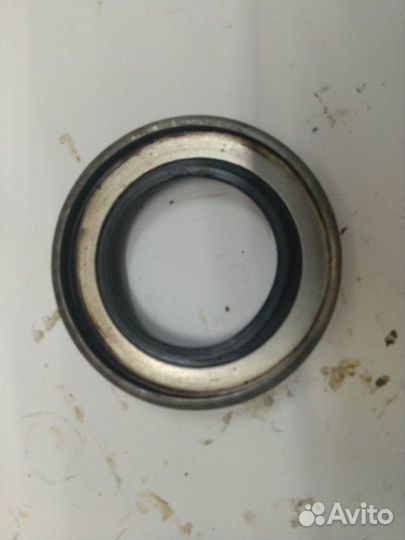 Продаю сальник полуоси урал-4320