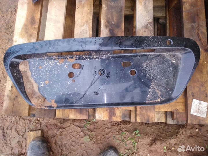 Накладка багажника MR379016 Мицубиси Ланцер 9