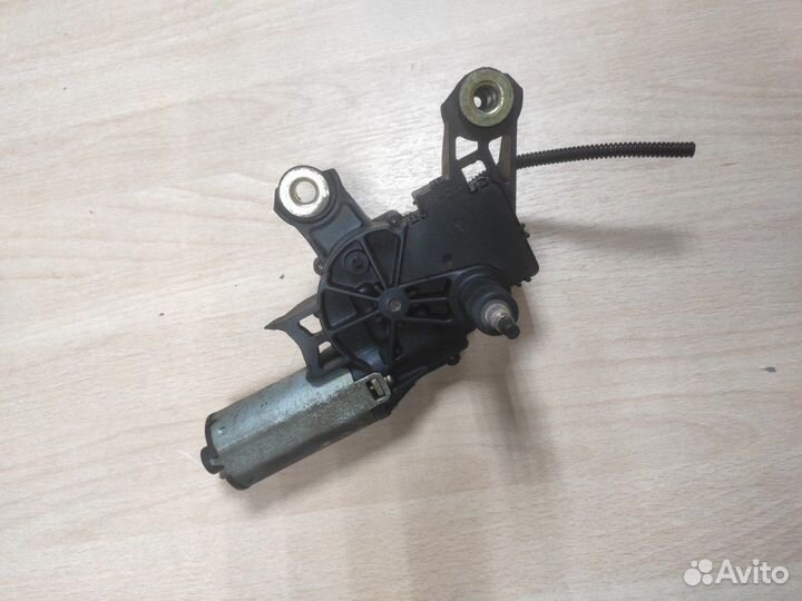 Моторчик стеклоочистителя задний Audi A4 B5 1.8