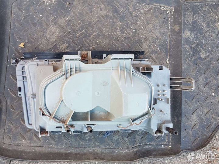 Фара левая Mercedes-Benz W201 E190