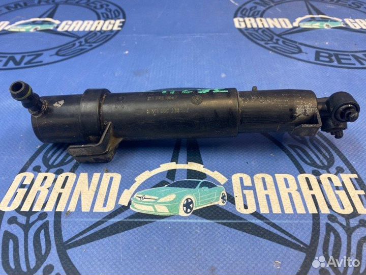 Форсунка омывателя фары правая Mercedes-Benz