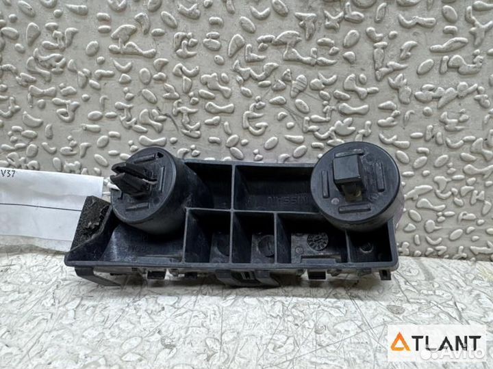 Крепеж бампера передняя левая nissan skyline