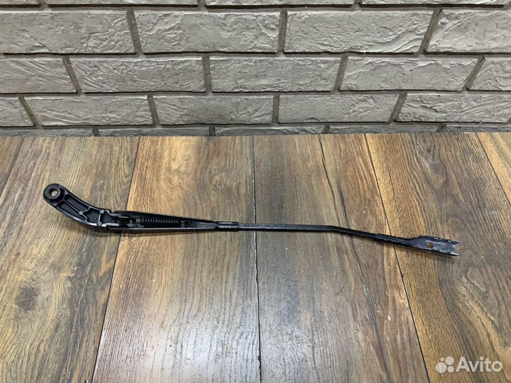 Audi A5 (8T) Поводок стеклоочистителя передний