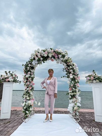 Поющая ведущая