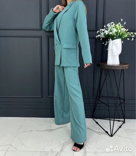 Новый Костюм брючный