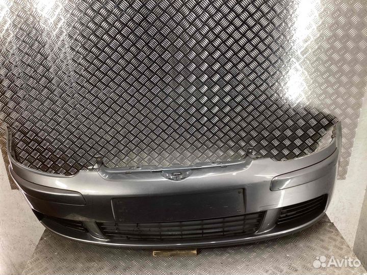Бампер передний Volkswagen Golf