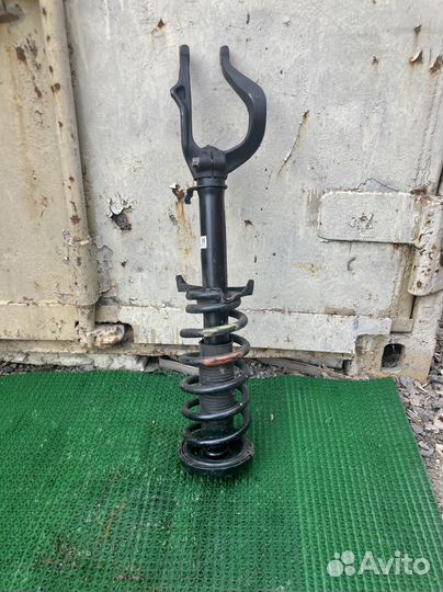 Амортизатор передний левый Honda Accord 8