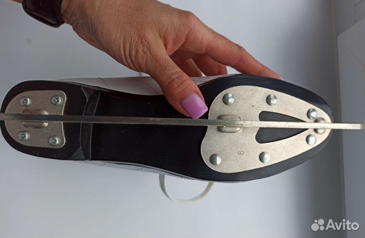 Коньки для девочки (в идеал.сост.)