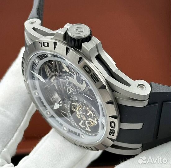 Часы Roger Dubuis Excalibur Spider