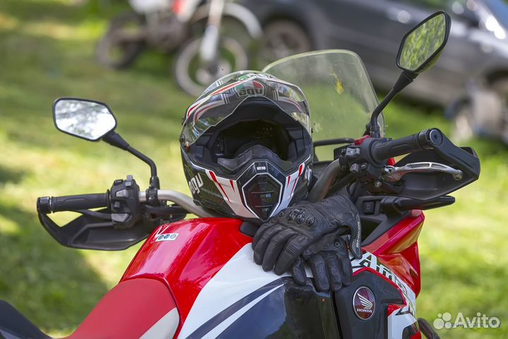 Мотоцикл Honda Africa Twin для фотосессий