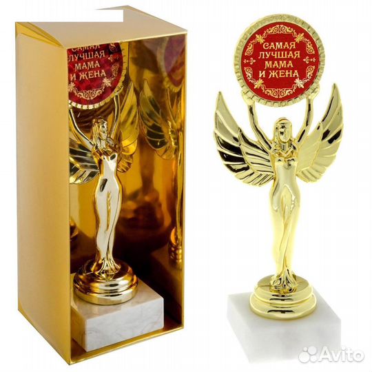 Ника с медалью, подарочная