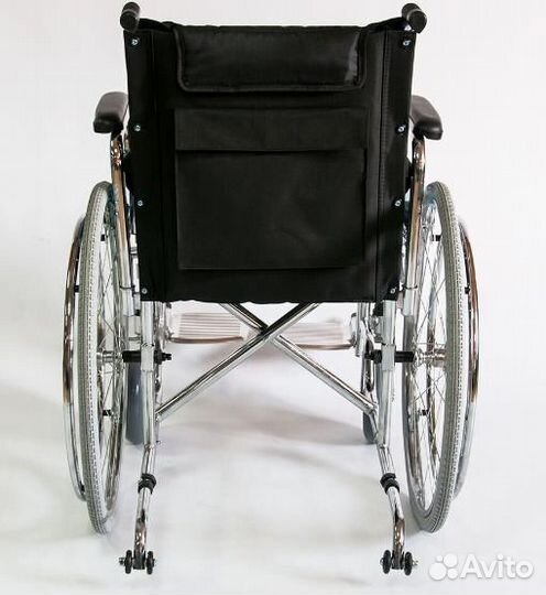 Кресло коляска инвалидная с пневматическими FS902C