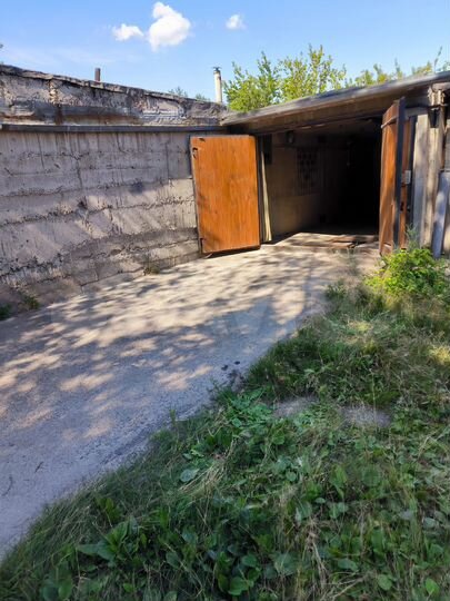 Гараж, > 30 м²