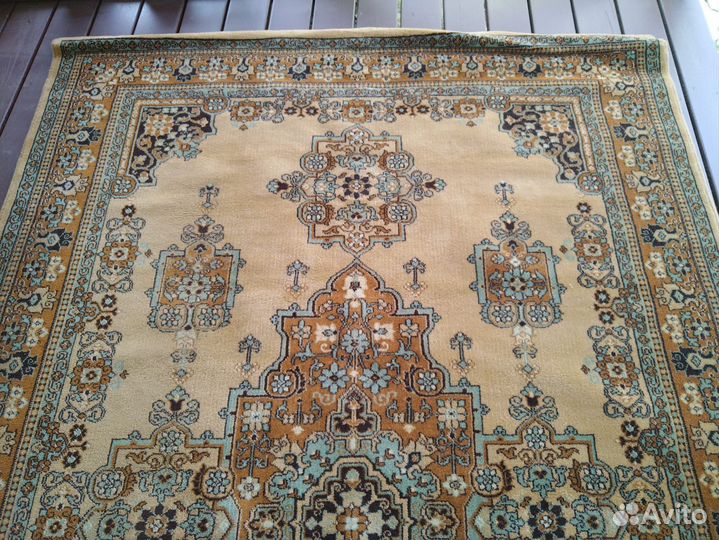 Ковер шерстяной 2 на 3 метра в отличном состоянии