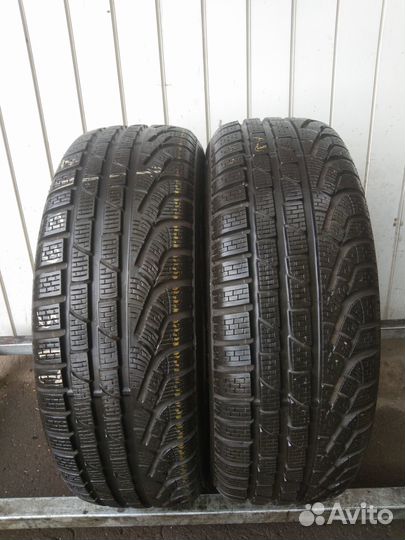 Pirelli Winter Sottozero 210 Serie II 215/60 R17