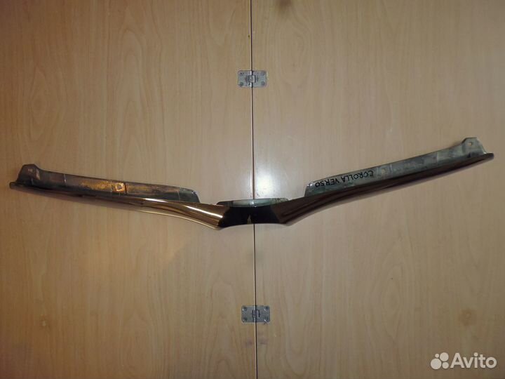 Молдинг капота Toyota Corolla Verso