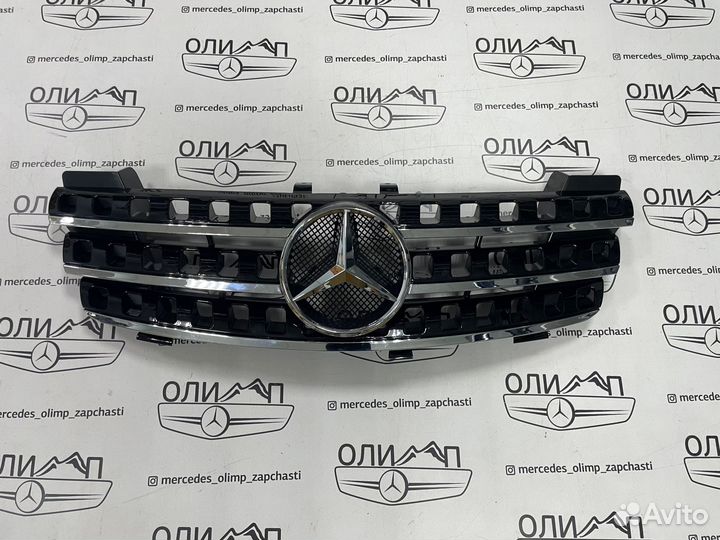 Решетка радиатора на Mercedes ML W164 черная