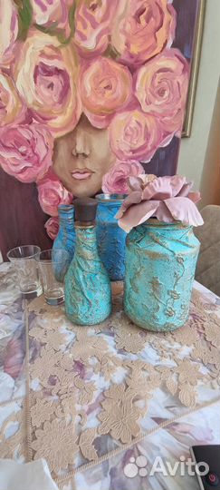 Ваза для цветов и бутылка для напитков дизайн