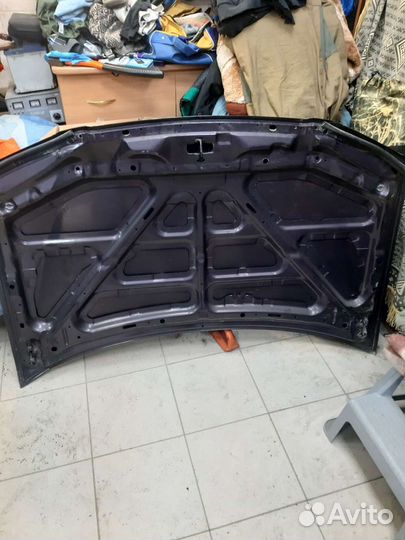 Капот для Мазды Демио