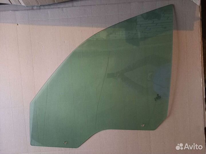 Стекло двери передней левой bmw x3 e83 зеленое