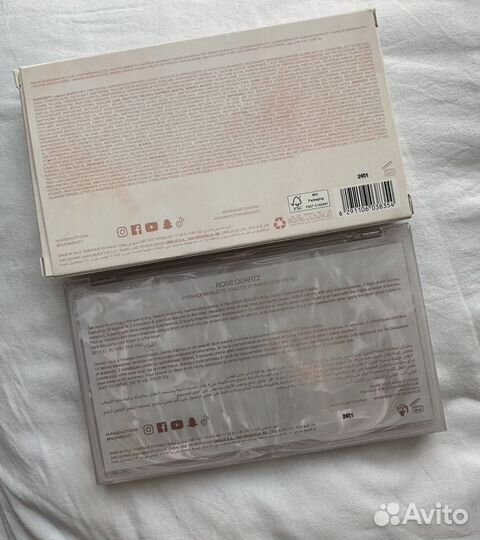 Палетка теней Huda beauty rose quartz