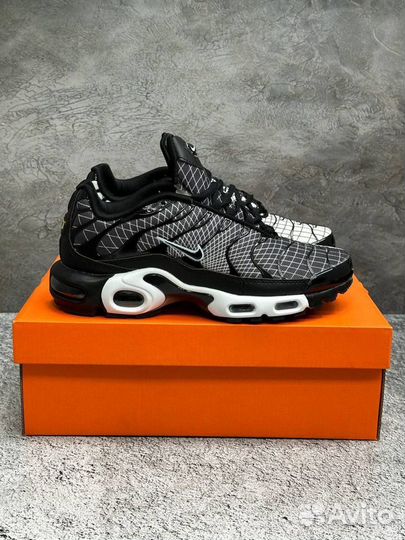 Кроссовки Nike Air Max Tn Plus