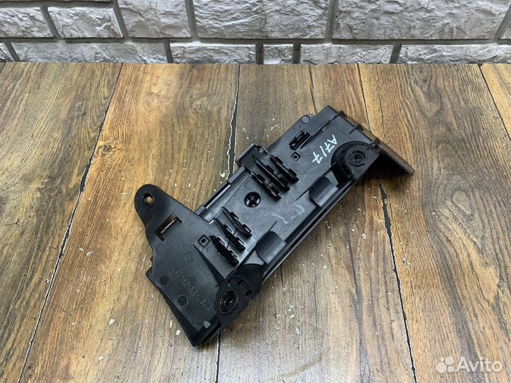 Skoda Octavia A7 Накладка под ногу водителя