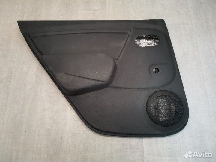 Обшивка двери задняя левая Renault Sandero 1 1.6