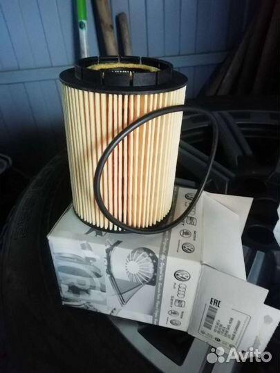 Фильтр масляный VAG VW Audi Skoda 021115562A