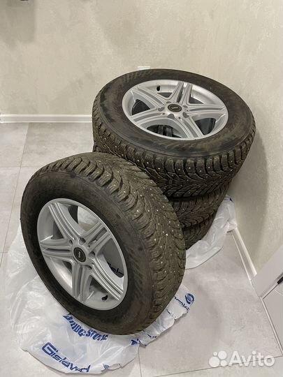 Диски и шины Hakkapeliitta 215/65 r16