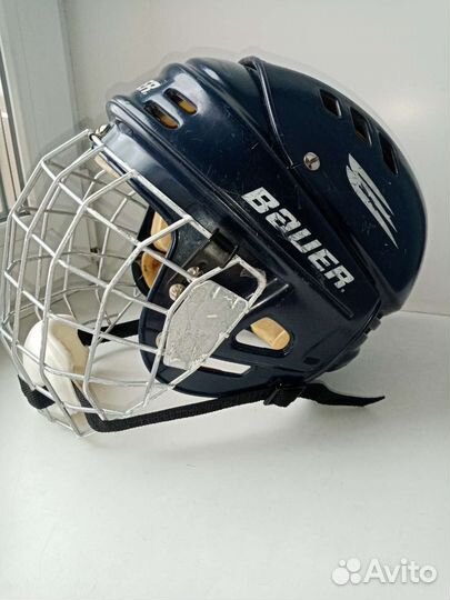 Хоккейный шлем