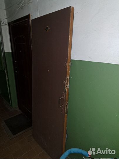 Дверь входная деревянная бу