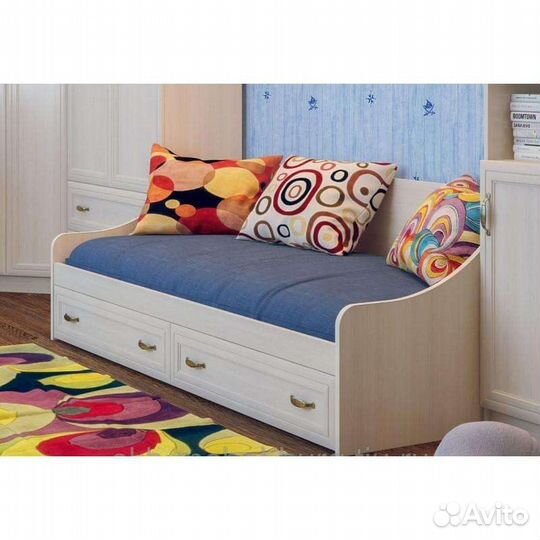 Детская кровать с ящиками и матрасом