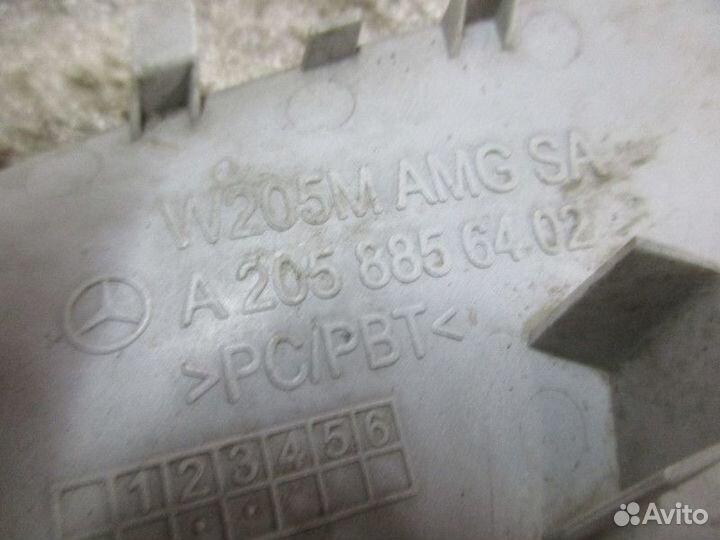 Заглушка буксировочного крюка Mercedes Benz W205 2