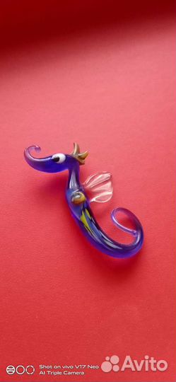 Фигурки из стекла собаки, дракона, крокод