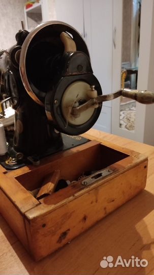 Швейная машина ручная СССР