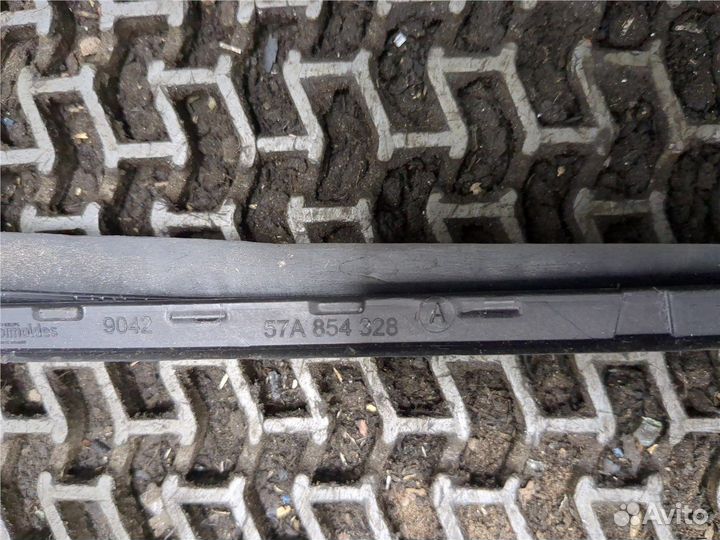 Молдинг стекла Skoda Karoq 2017, 2019