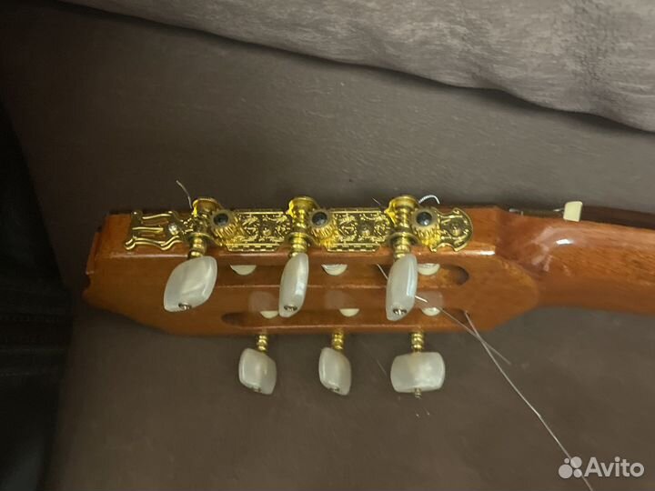 Легендарная,классическая гитара