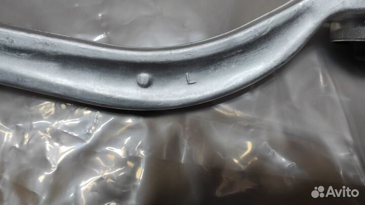 Рычаг передней подвески нижний левый Audi A4 A6 A8