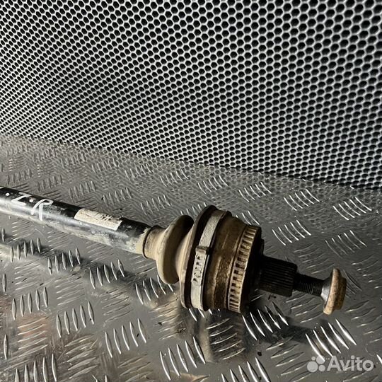 Полуось (привод в сборе) Audi A4