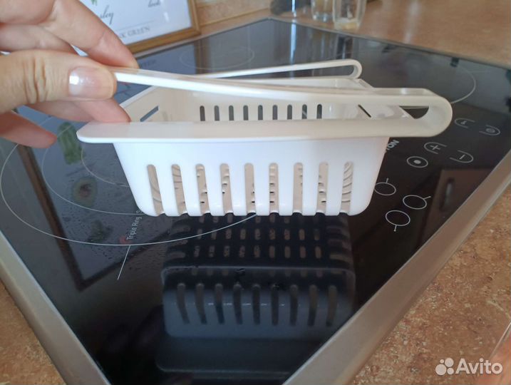 Полка навесная кухонная