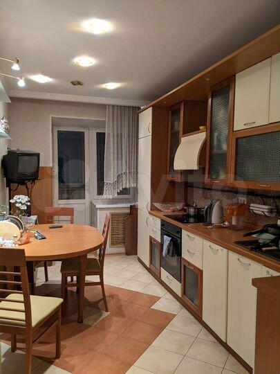 3-к. квартира, 100 м², 9/9 эт.