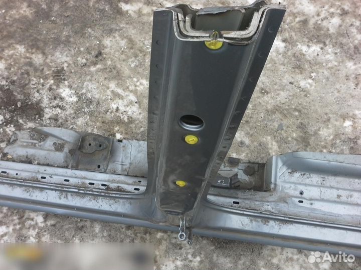 Порог со стойкой левый Opel Zafira B 2005-2012