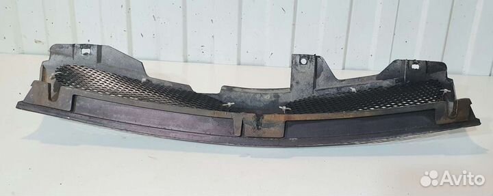 Решетка радиатора Mitsubishi Carisma Дорестайлинг