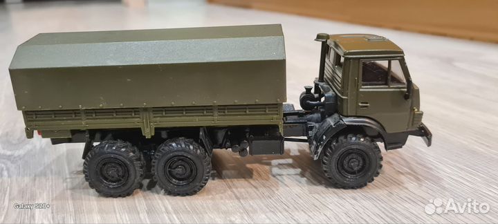 Модельки машин СССР Камаз 4310 с тентом