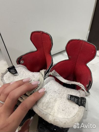 Коньки хоккейные