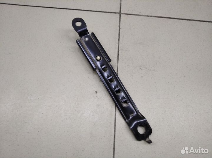 Механизм регулировки ремня безопасности Land Cruis