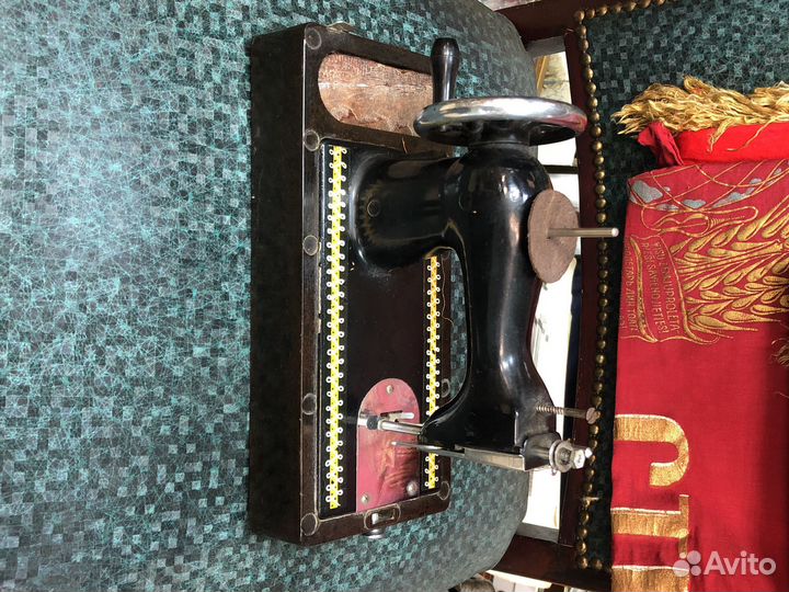 Швейная машинка из ссср- детство