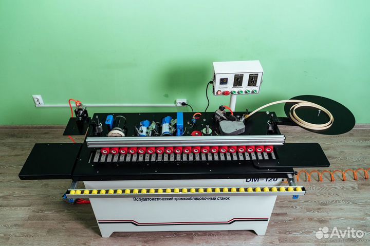 Кромкооблицовочный станок DM-108 / 120 / 112