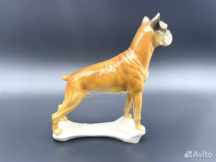 Антикварная фарфоровая статуэтка 